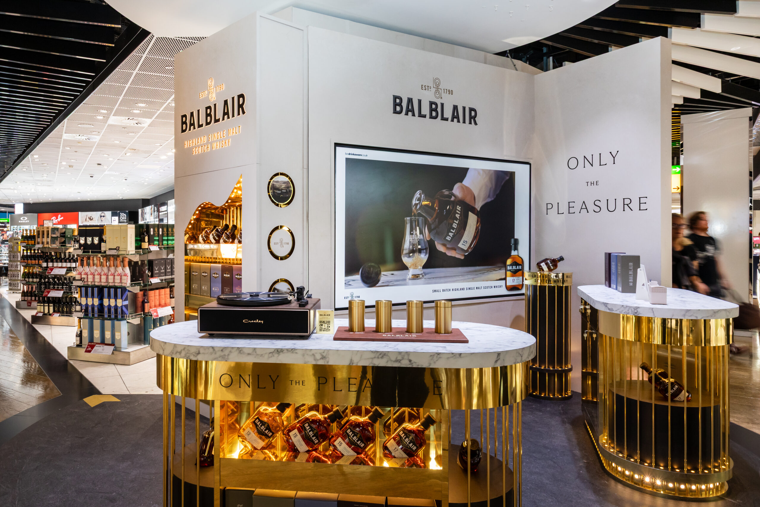 High flying whisky connoisseurs luxuriate their senses in Balblair Global Travel Retail campaign by Space